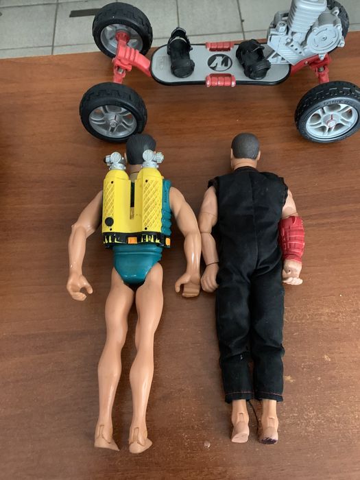 Extreme Skateboard Action Man та дві фігурки