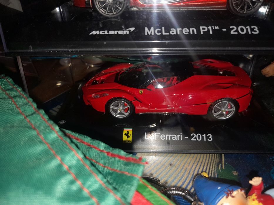 Carros novos escala 1.43