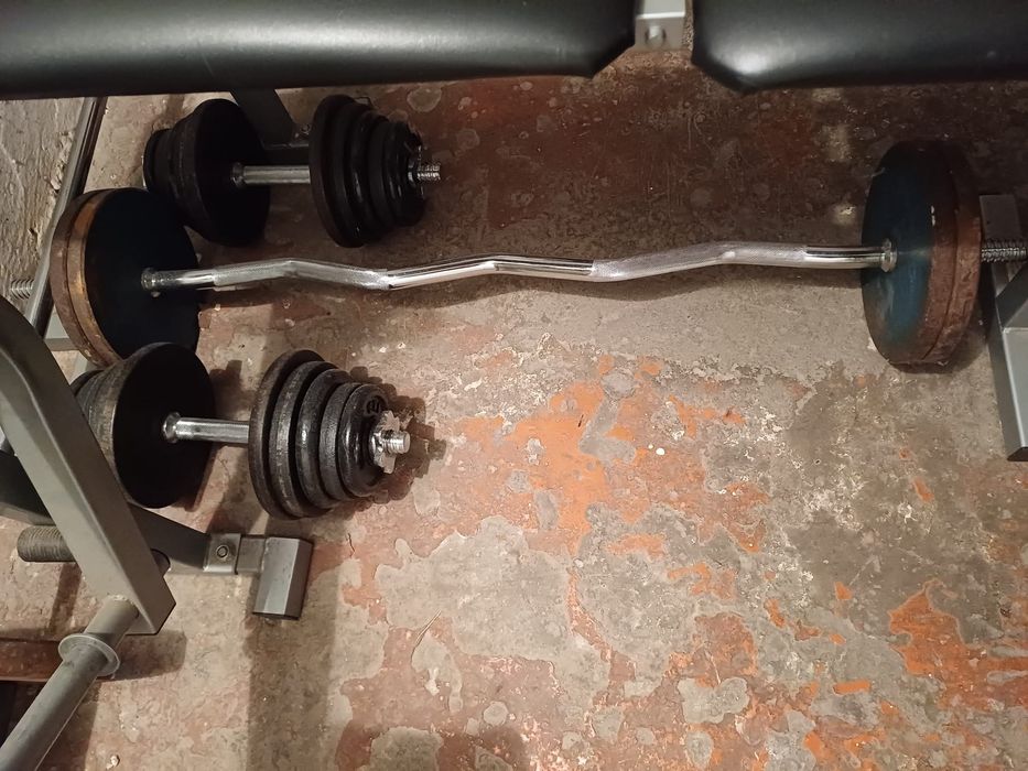 Siłownia sztanga hantle ławeczka obciążenie