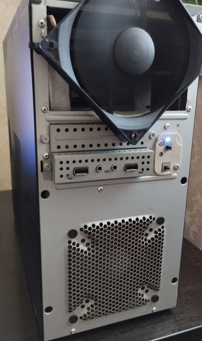 Системный блок компьютера.