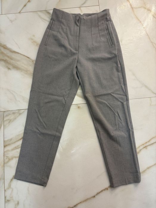 Брюки Zara сірі класичні, розмір M