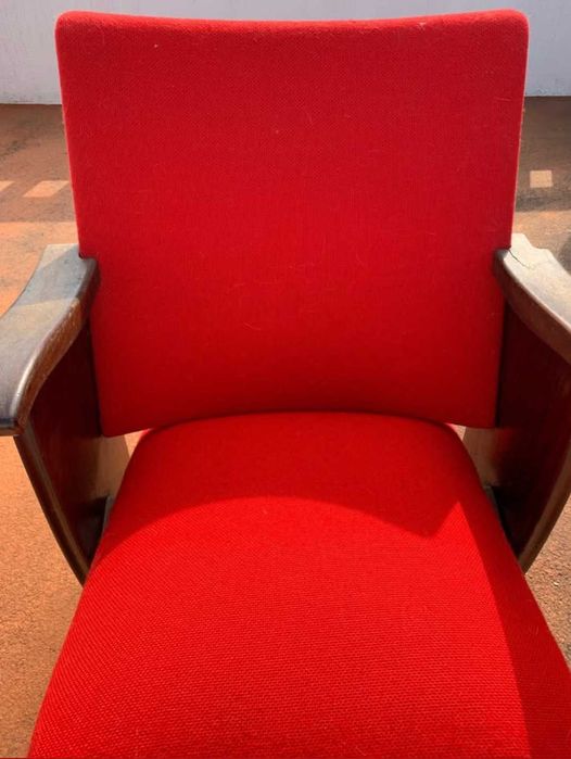 2 Cadeiras de do antiga sala de Cinema Odeon ( Restauradas)