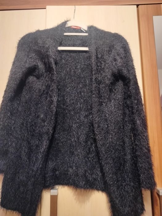 Czarny sweter 146/152