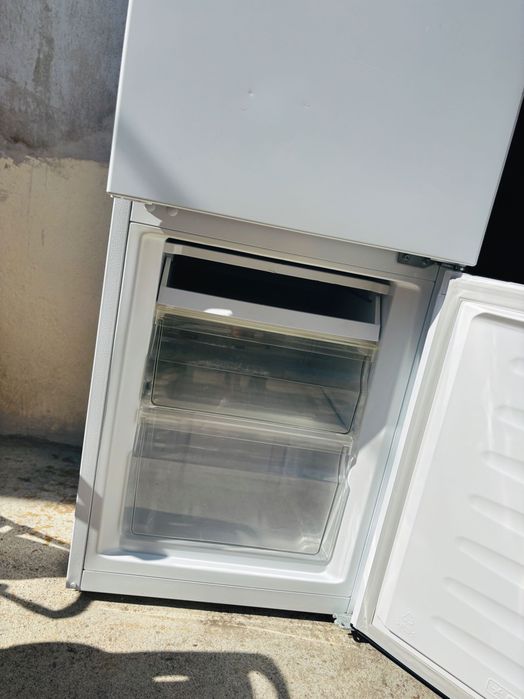 Frigorífico Combinado / Refrigerator nee