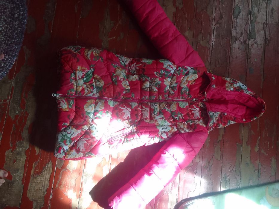 Зимняя куртка тепла удобна