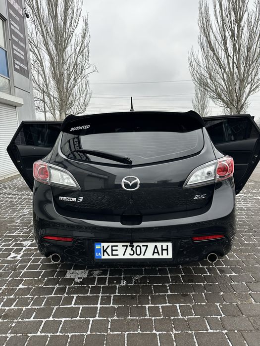 Продам свою автівку Мазда 3 Хетчбек 2012