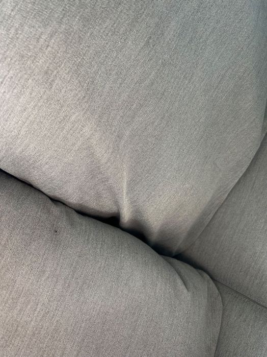 Sofá 2 lugares, cinza, como novo.