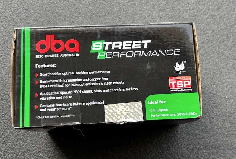 Kit Travoes DBA raseiro-Discos ranhurados + pastilhas DBA2813S-1865SPT