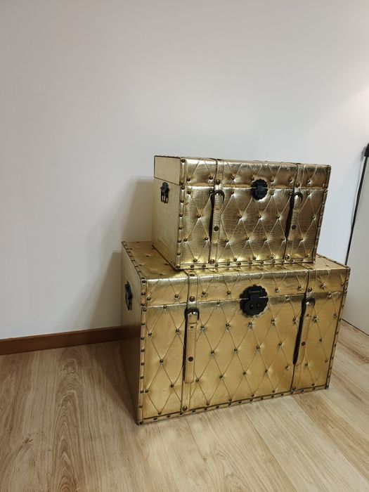 Conjunto baús em dourado