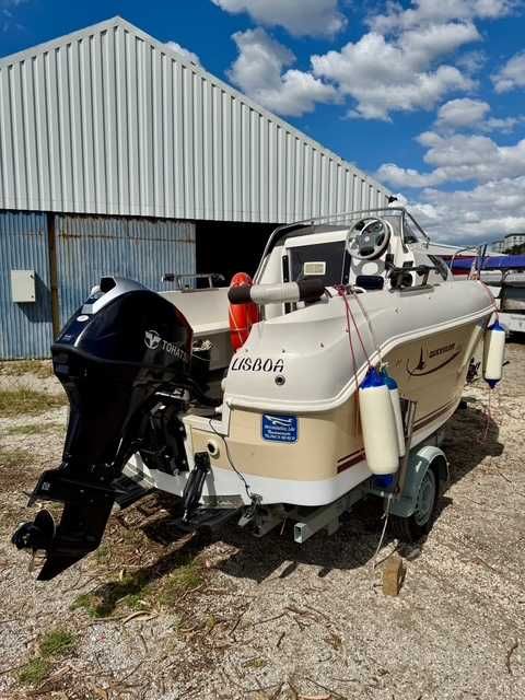 Quicksilver 460 com motor tohatsu 50hp 4 tempos