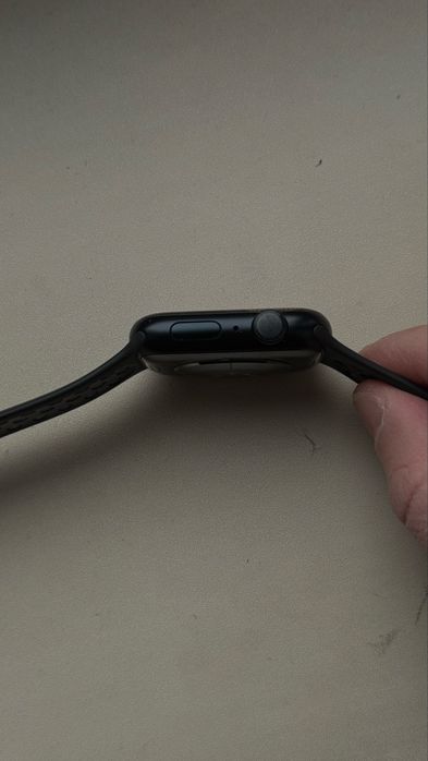 Продам Эпл воч 7 (найк)