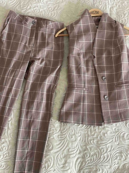 Костюм класичний жіночий