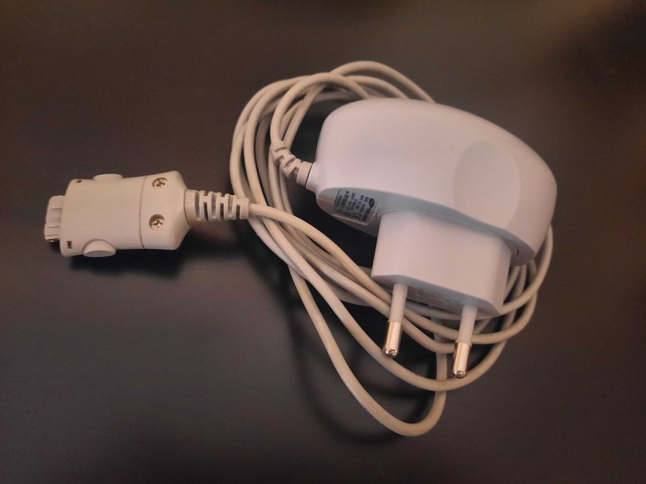 carregador de telemóvel