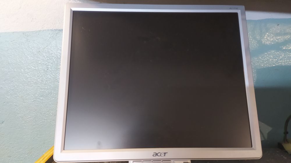 Монітори 15-17 дюймів