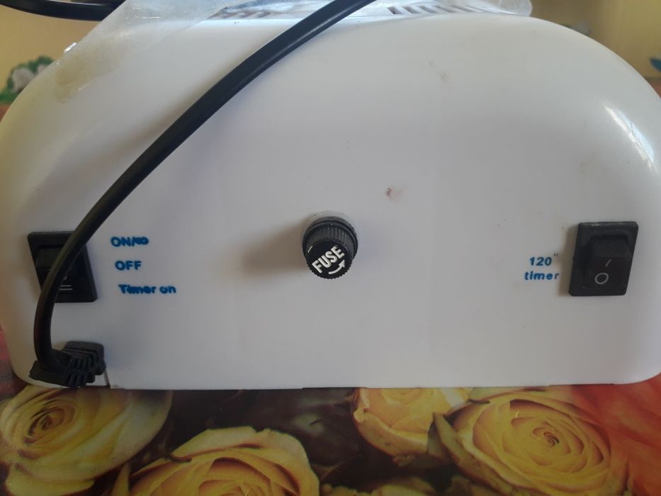 Продам лампу для нігтів