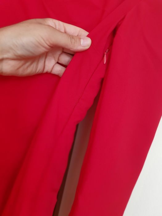 sukienka czerwona dlugo rekaw S