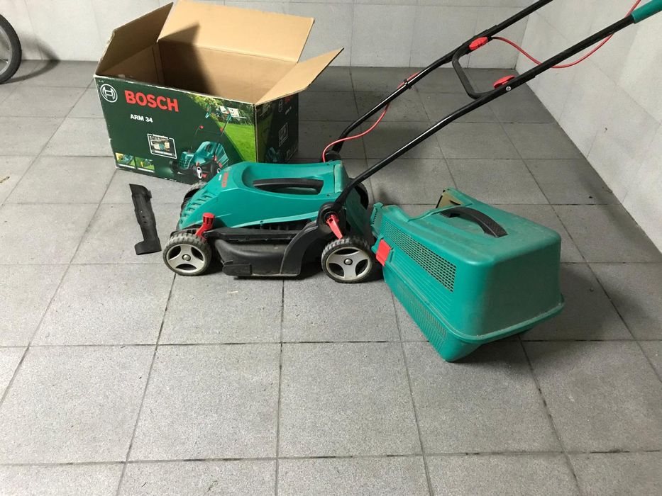 Máquina de cortar relva Bosch