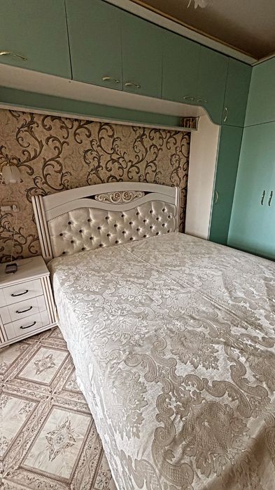 Продаётся двуспальная кровать из бука 160×200 с подъёмным механизмом