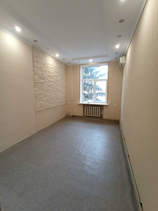 Сдам офис с ремонтом в центре города.