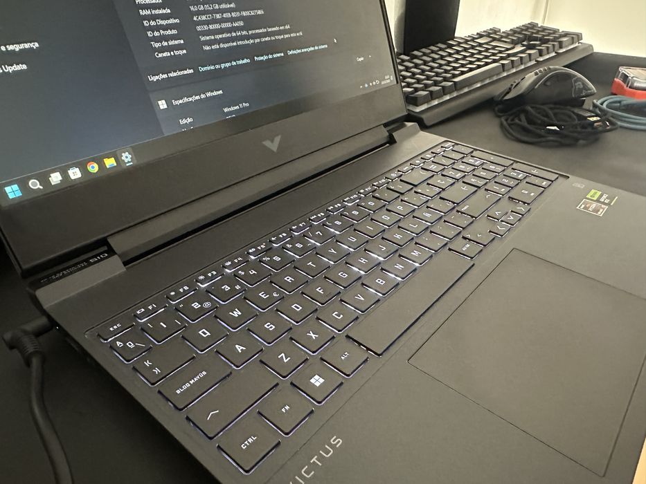 Potatil Gaming HP Victus Ryzen 5 16GB RTX2050  DDR5 de RAM 500GB SSD