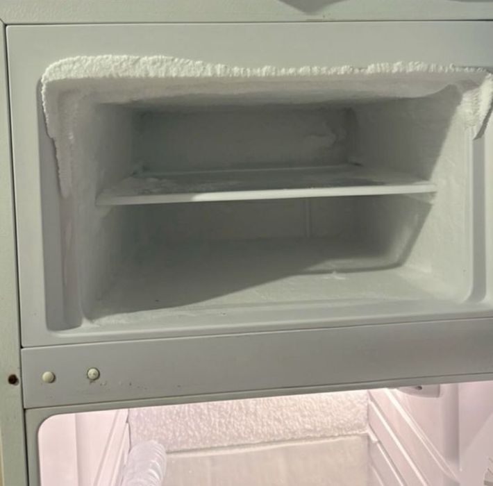 Frigorífico com congelador potente de