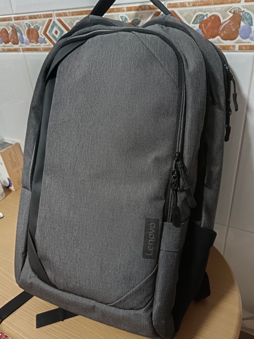 Vendo mochila para PC 17" LENOVO