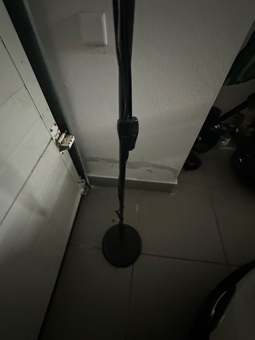 Candeeiro de Pé Preto