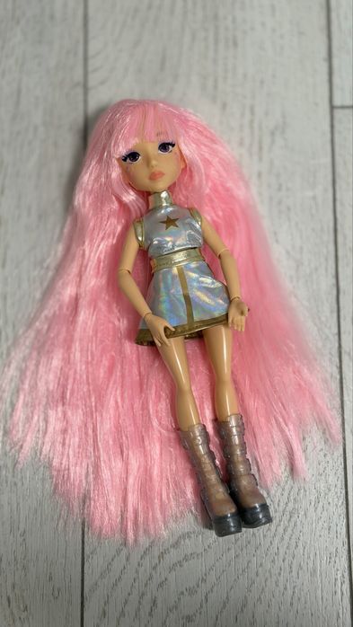 Лялька K-Pop Idol Yuni Fashion Doll Оригінал