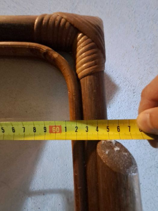 Tabuleiro em madeira e vidro 8€