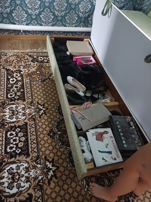 Продам диван ТЕРМІНОВО