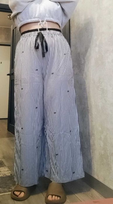 Штани вільного крою