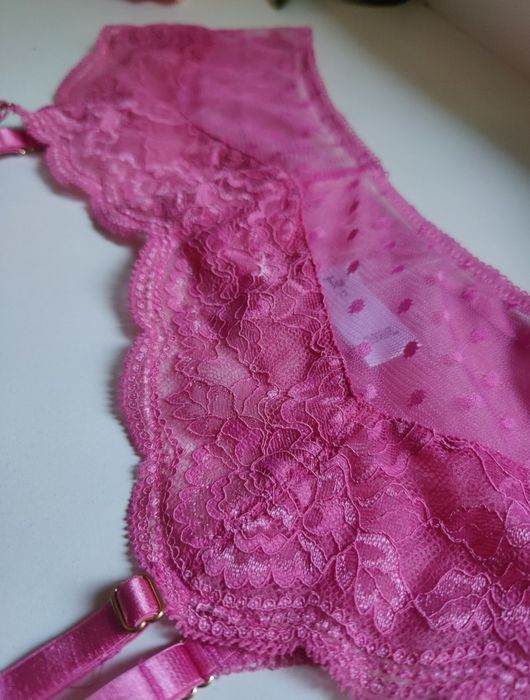 Рожевий мережевий пояс для панчох великий розм ір 22