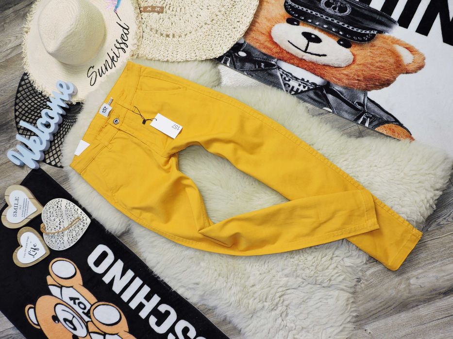 Label 157 - nowe miodowe spodnie jeans r 150