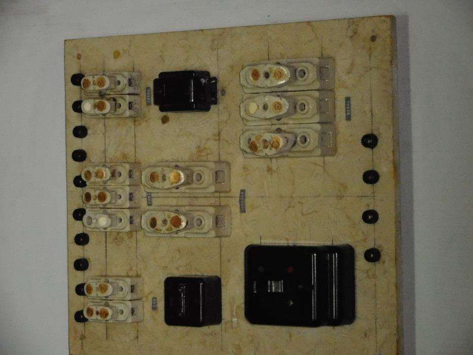 Quadro Electico Antigo e loiça porcelana
