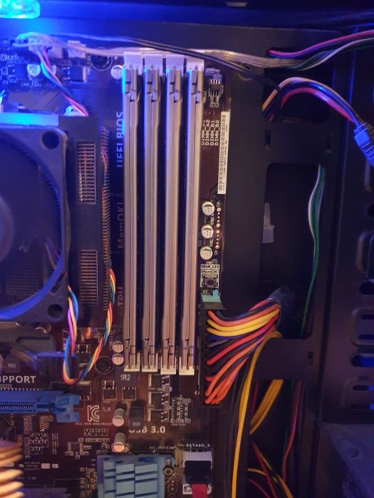 Komputer PC do gier i użytku codziennego