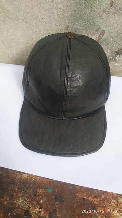 Продам кожаную бейсболку.