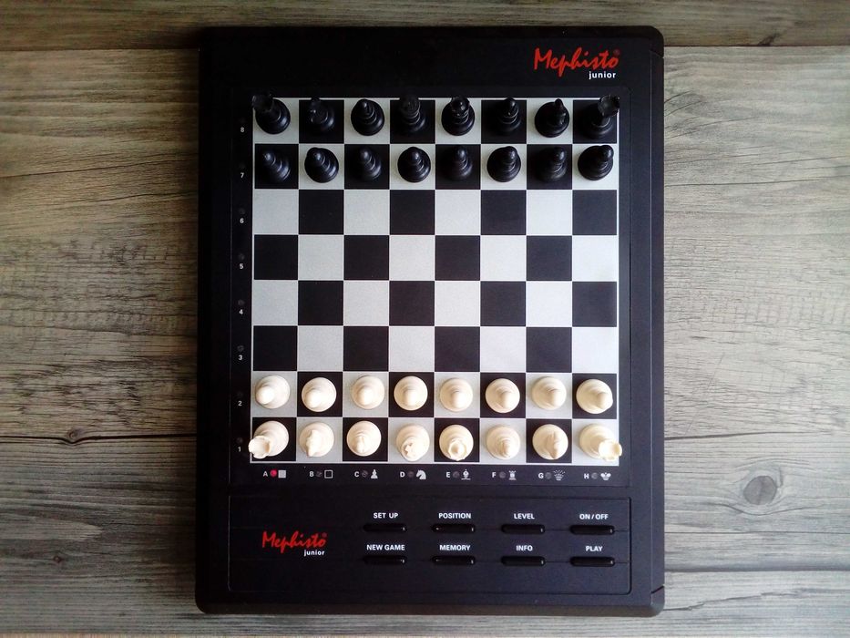 szachy, komputer szachowy mephisto junior