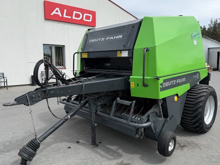 Deutz-Fahr Fixmaster 235  Prasa zwijająca Deutz-Fahr Fixmaster 235