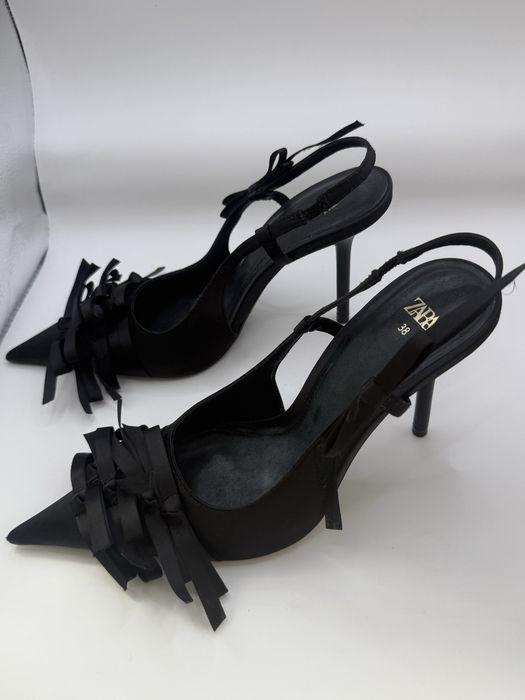 Zara czarne szpilki z kokardkami 38