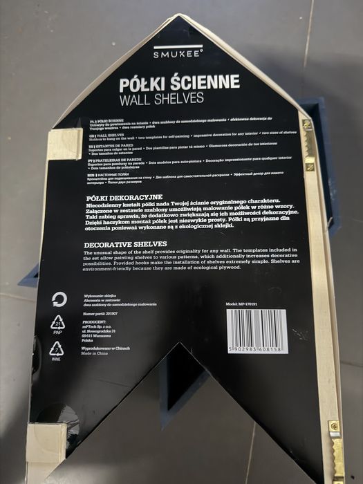 Do oddania drewniane poleczki do powieszenia na scianie