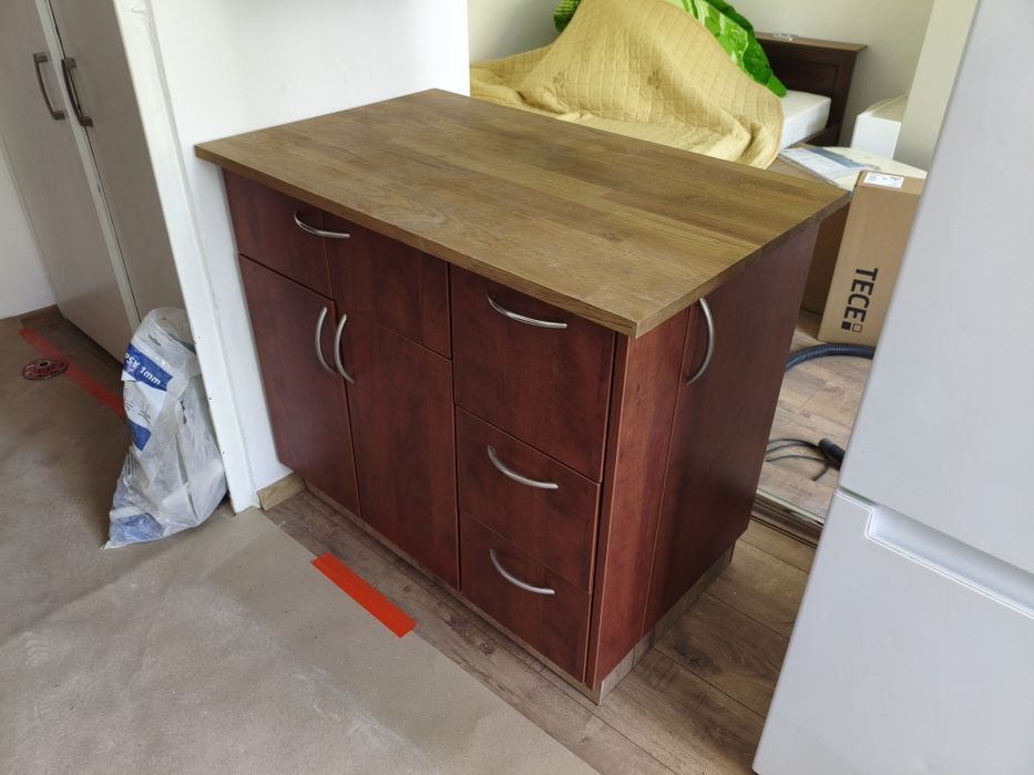 Wyspa kuchenna z blatem dębowym 96 x 60 cm.