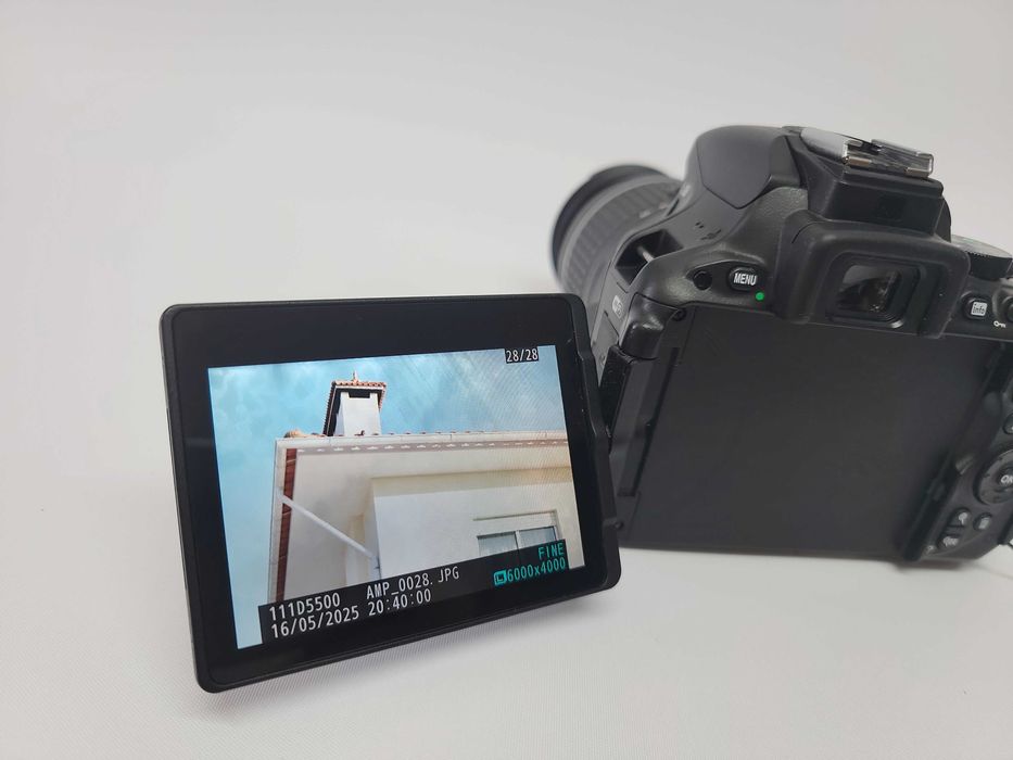 Câmara Nikon D5500 touch + lente 18-55