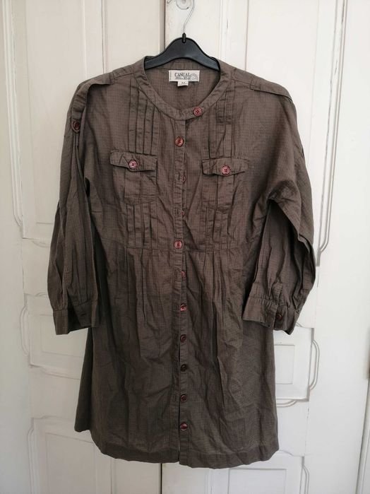 Camisa e calças a condizer