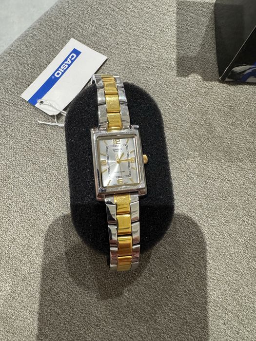 Годинник Casio жіночий
