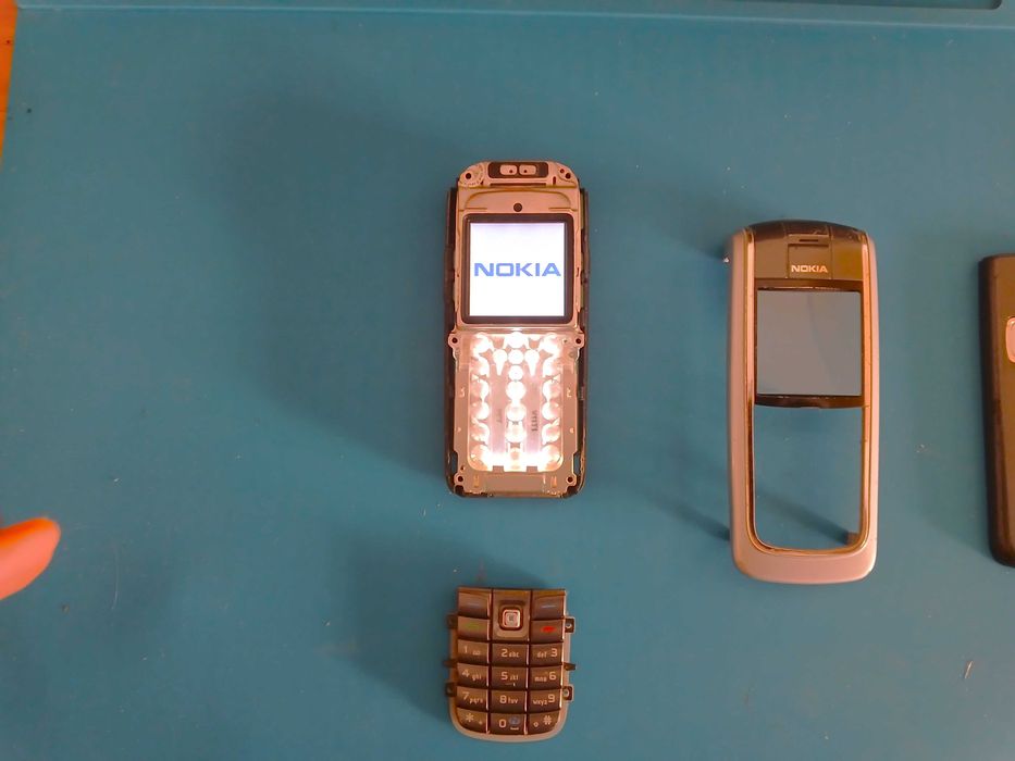 Componentes Originais NOKIA do mesmo Telemovel