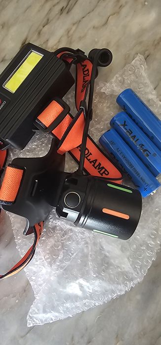 Lanterna de cabeça com 3 baterias