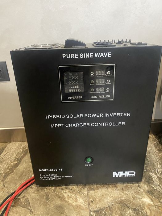 Інвертор з акумулятрами.