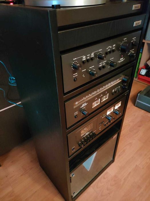 Duża wieża stereo Hi-Fi AKAI z szafką