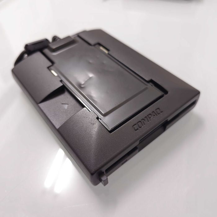 COMPAQ CONTURA AERO 4/33C + Drive de disquetes + Carregador + Bolsa de transporte (tudo original e a funcionar)