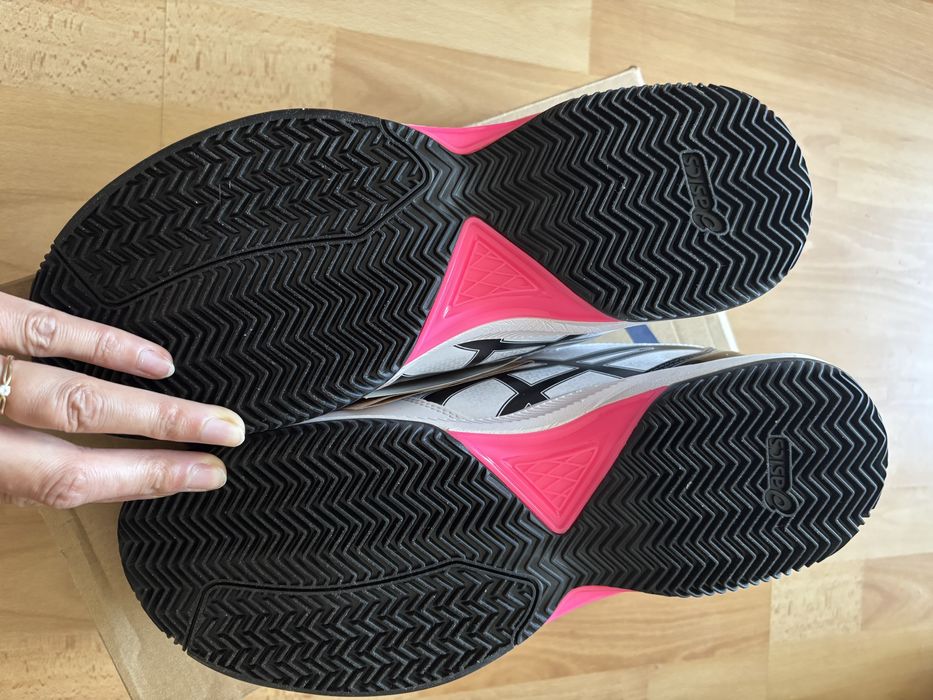 Nowe buty tenisowe Asics